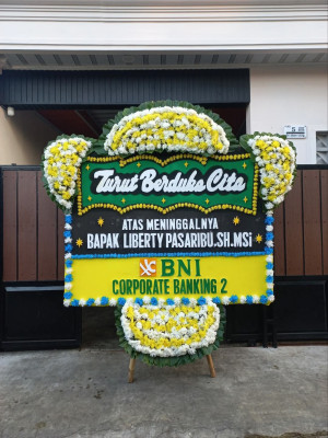 Papan Bunga Duka di Metro Barat