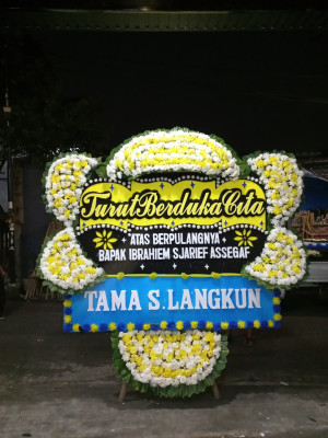 Papan Bunga Duka di Metro Barat